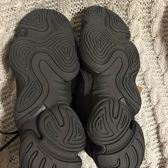 Yeezy Men's Black and Gray Sneakers - Picture 6 of 6